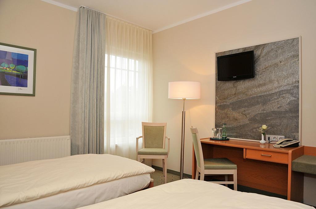 Hotel Friesen Werdau Exterior photo